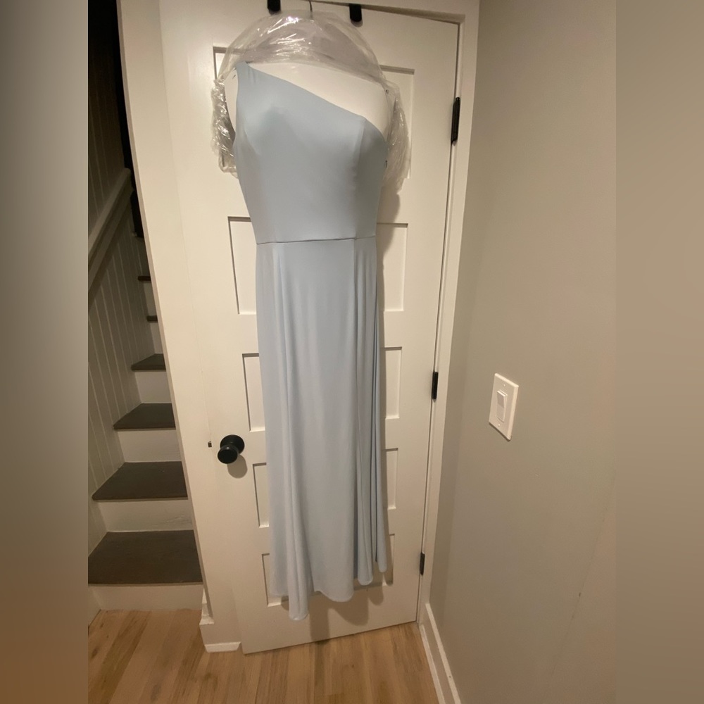 AMSALE - Bethany Bridesmaids Dress - N410F - Fluid Crepe - Ice - size 8